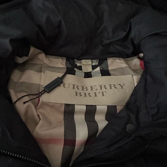 Burberry black down jacket size Large- like new - Picture 4 of 6
